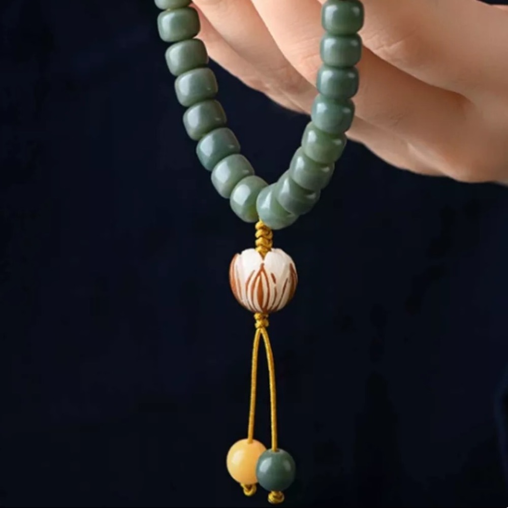 Lotus Bodhi root bracelet - Picture 4 of 4